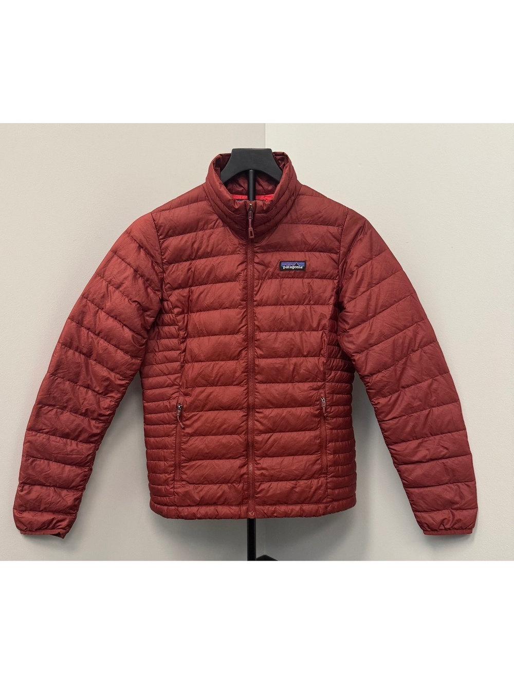 Patagonia Women’s Size Small Goose Down Sweater Rosehip Red Full Zip Jacket!